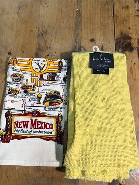 Set of 3 Nicole Miller Waffle Weave & 1 Red & White New Mexico Towel Set